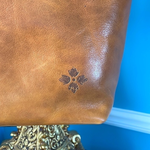Brand New Patricia Nash Genuine Leather Distressed Vintage Alessano Tote Biscuit - Picture 6 of 16